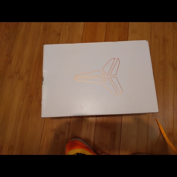 Kobe Low Elites - Picture 5 of 6